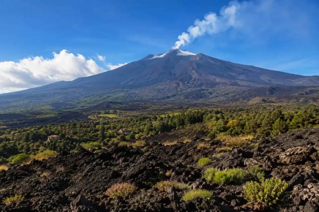 Etna e paesaggio dell’isola di Sicilia