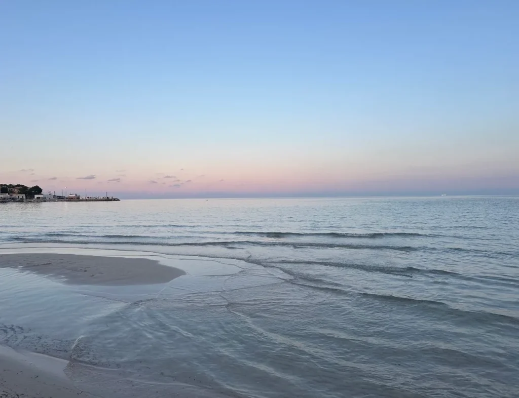 Mare dell’Isola di Sicilia al tramonto