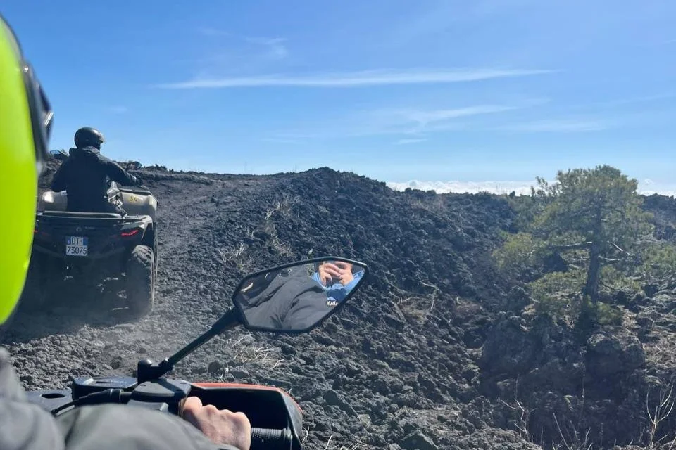 Escursione in quad sull'Etna tra i paesaggi vulcanici